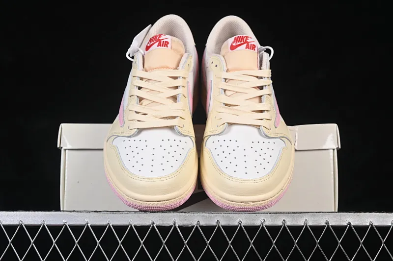 All categories Air Jordan Jordan series basketball shoes Air Jordan 1 Low Travis Scott x Air Jordan 1 Low OG AJ1 Joe 1 undercut low IQ7604-101